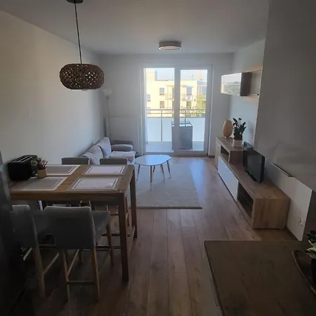 Sunny Franciszkanska Nowy 4os 2 Min Z S6 코잘린